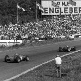 RL 795 - 17 - Trevor Taylor - Lotus 21  leading a Ferrari