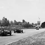 RF 401 - 14 Mike Hawthorn - Ferrari, 26 Stirling Moss - Vanwall
